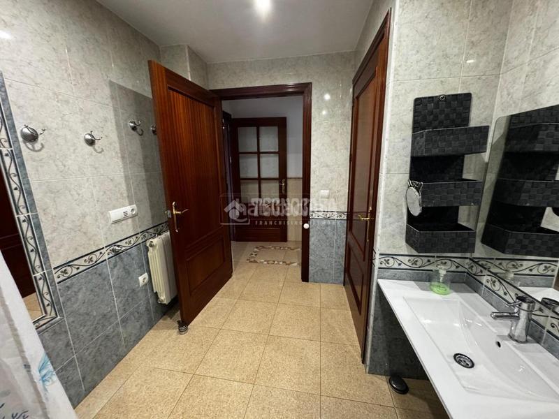 Foto 9ecdad69-e989-4872-a728-e6c1e7aa4d2c. Casa pareada casa en venta en Cabra