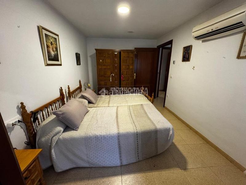 Foto af9a2be9-2263-44e8-a2ff-ea5e85d7a754. Casa pareada casa en venta en Cabra