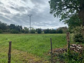 Propriété à Barrio presmanes 99. Terreno urbanizable muy llano de 3.834m2 con acceso directo a ca