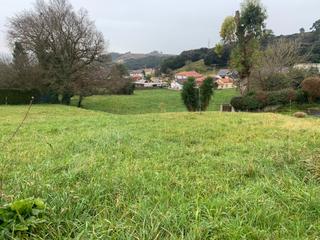 Residential Plot en Barrio las canteras 2. Excelente terreno urbano junto a bezana de 1.435m2 con licencia