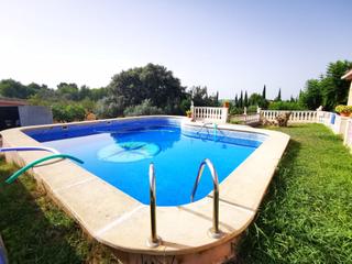 Chalet in Monserrat