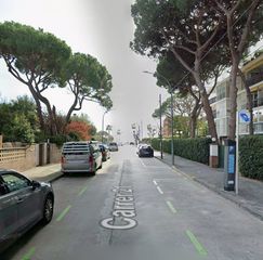 Pis  Carrer 21. Castelldefels (barcelona). sin posesión “ocupado” (no se puede v