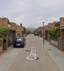 Maison jumelée  Carrer del lledoner. Abrera (barcelona). "okupado" (no se puede visitar ni hipotecar)