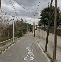 Xalet  Carrer penedès. Montcada i reixac (barcelona). "okupado" (no se puede visitar ni