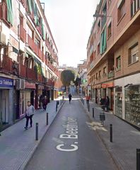Pis  Carrer de beethoven. Santa coloma de gramenet (barcelona). sin posesión “ocupado” (no