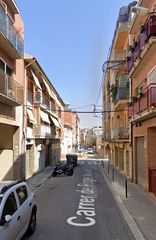 Flat  Carrer de roger de llúria. Mollet del vallés (barcelona). "okupado" (no se puede visitar ni