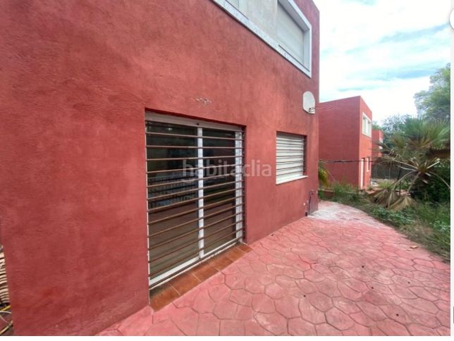 Foto 346cb4f9-9003-45a3-be59-a21577fb55be. Casa adossada amb aparcament piscina a Centro Chiva
