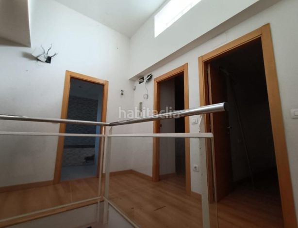 Foto 5b851de3-e558-4ca3-83f8-f6a55b7e7312. Casa adossada amb aparcament piscina a Centro Chiva