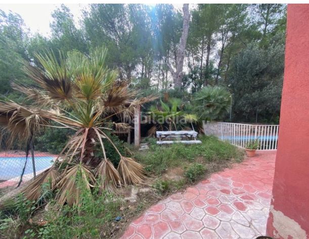 Foto b4f6e1c5-e6c6-401e-b1cb-7d28110c7418. Casa adossada amb aparcament piscina a Centro Chiva