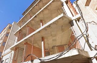 Edifici a Tavernes de la Valldigna. Procedente de banco