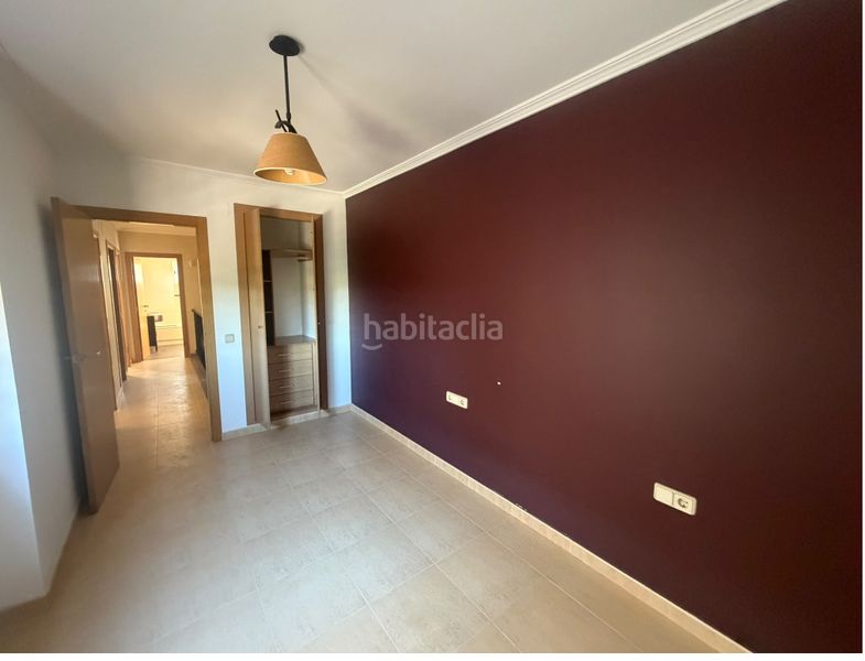 Foto a3fa185f-97d8-4b6d-93ee-b40f5c219564. Casa adosada activo bancario en Godelleta
