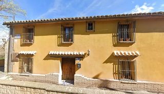 Chalet  Camino la estación. Zaragoza. sin posesión (no se puede visitar ni hipotecar).