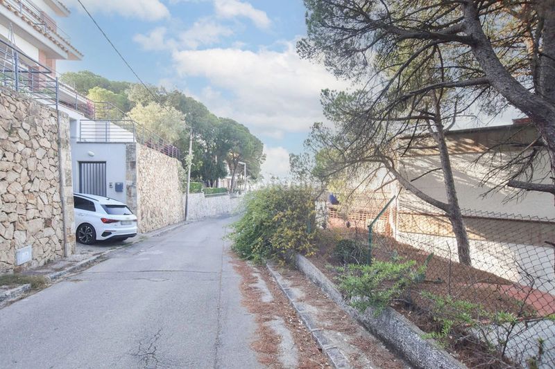 Foto dc6cd5e3-64b6-4fac-bca3-8081eba2c4e4. Casa adossada a Roca Grossa Lloret de Mar