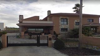 Chalet  Urbanización golf guadiana. Badajoz. sin posesión (no se puede visitar ni hipotecar).