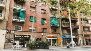 Etagenwohnung  Carrer del doctor pi i molist. Barcelona. "okupado" (no se puede visitar ni hipotecar).