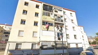 Piso  Calle de cáceres. Badalona (barcelona). "okupado" (no se puede visitar ni hipoteca