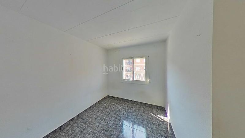 Foto 12bb3c21-3c64-407f-91ad-abbc14d55d27. Piso (barcelona). "okupado" (no se puede visitar ni hipotecar). en Badalona