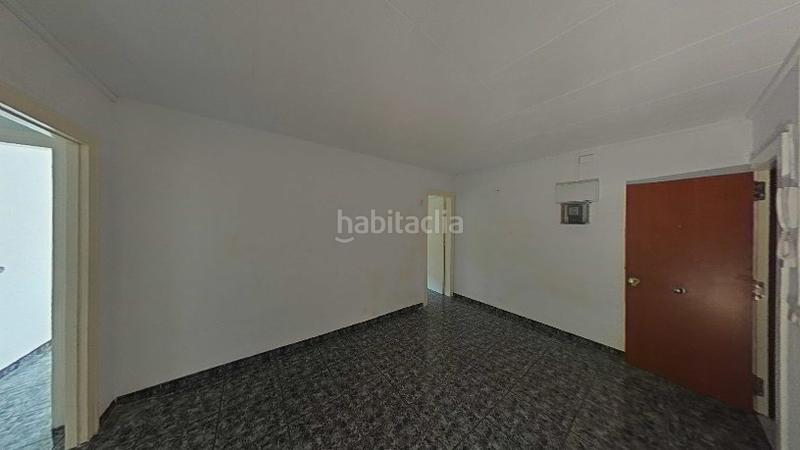 Foto 794009b8-72e3-46fc-973f-446e7c1c3ab2. Piso (barcelona). "okupado" (no se puede visitar ni hipotecar). en Badalona