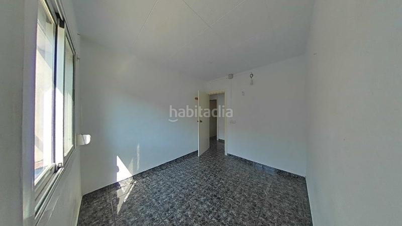 Foto 9151c792-09cf-4779-a0b8-d6ffd33b302c. Piso (barcelona). "okupado" (no se puede visitar ni hipotecar). en Badalona