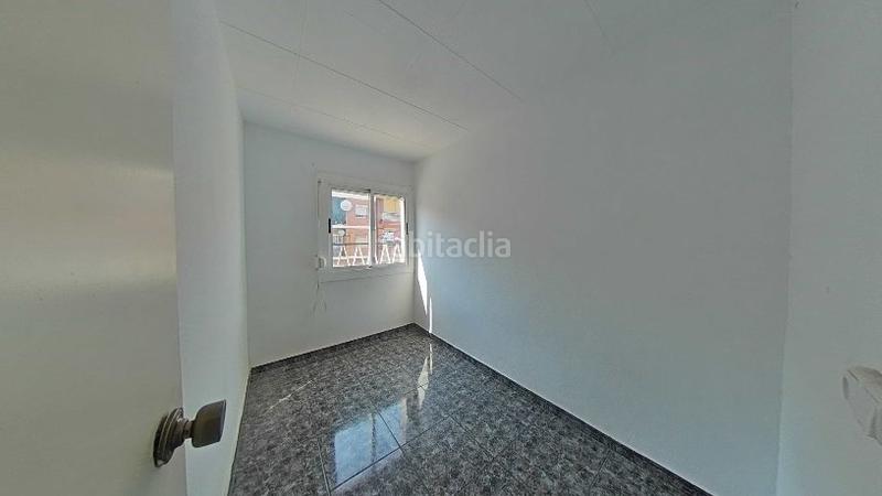 Foto c7e35fcc-59fa-4d78-80e6-03d49761d5bf. Piso (barcelona). "okupado" (no se puede visitar ni hipotecar). en Badalona