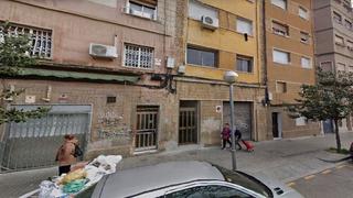 Piso  Carrer garrofers. L´hospitalet de llobregat (barcelona). "okupado" (no se puede vi
