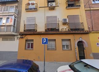Flat  Calle vicente martín arias. Madrid. sin posesión (no se puede visitar ni hipotecar).