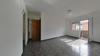 Appartement  Carrer d'archidona. Sabadell (barcelona). "okupado" (no se puede visitar ni hipoteca