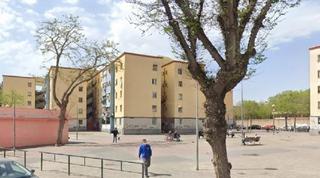 Pis  Carrer de còrdova. Badalona (barcelona). "okupado" (no se puede visitar ni hipoteca