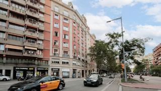 Piso  Avinguda de josep tarradellas. Barcelona. "okupado" (no se puede visitar ni hipotecar).