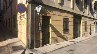 Local Comercial  Calle forjadores. Úbeda (jaén). "okupado" (no se puede visitar ni hipotecar).