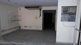 Local Comercial  Carrer de pau piferrer. Badalona (barcelona). "okupado" (no se puede visitar ni hipoteca