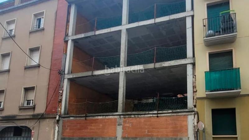 Foto 4fd053a5-35d1-45db-acfe-37a698e4e91b. Edificio figueres (gerona). c/ progrés. en Sant Narcis Girona