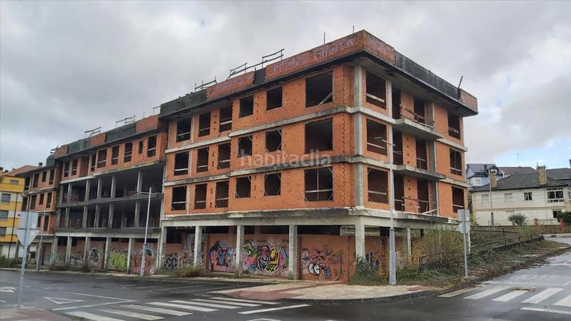 Foto 6ccf693b-42c3-4243-930c-d421b8bef0b2. Edificio (pontevedra). c/ álvaro cunqueiro. en Lalín
