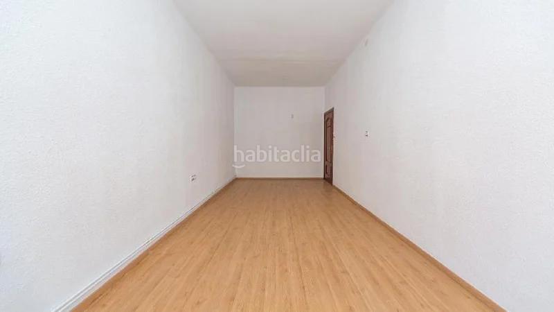 Foto 5b22dcdf-ebbb-400c-9c7f-90617b9fff6f. Pis a Llefià Badalona