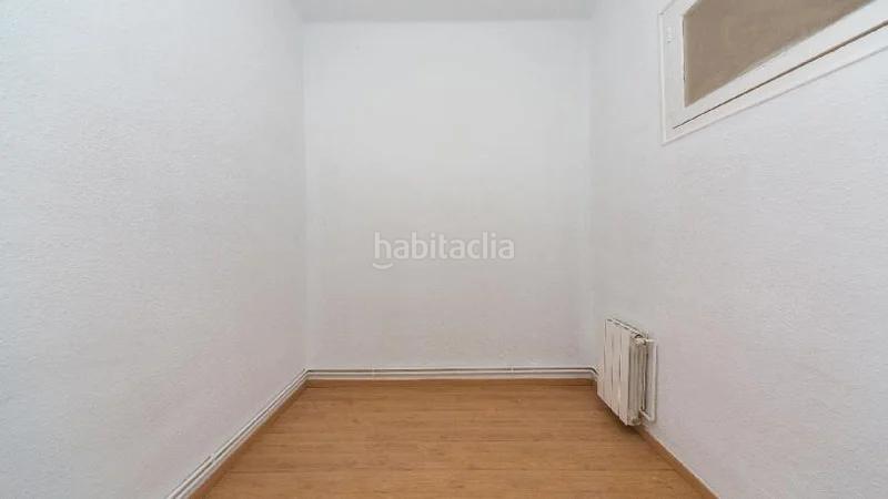 Foto 5d9ff0d2-d1b1-4b95-8b7c-a5461a8c46df. Pis a Llefià Badalona