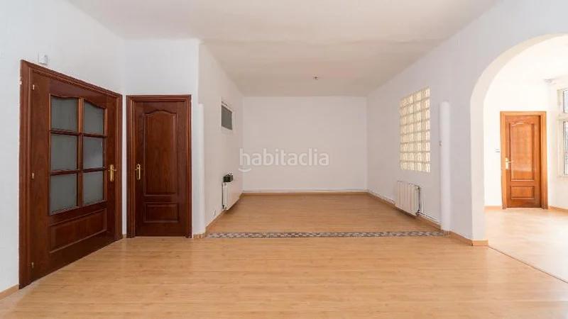 Foto ebc0e087-553c-4026-999c-520033d27150. Pis a Llefià Badalona