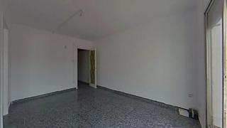 Pis  Carrer de simancas. Badalona (barcelona). "okupado" (no se puede visitar ni hipoteca