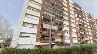 Etagenwohnung  Avinguda de martí pujol. Badalona (barcelona). "okupado" (no se puede visitar ni hipoteca
