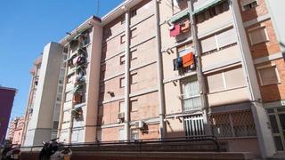 Pis  Carrer de la dàlia. Cornellà de llobregat (barcelona). "okupado" (no se puede visita