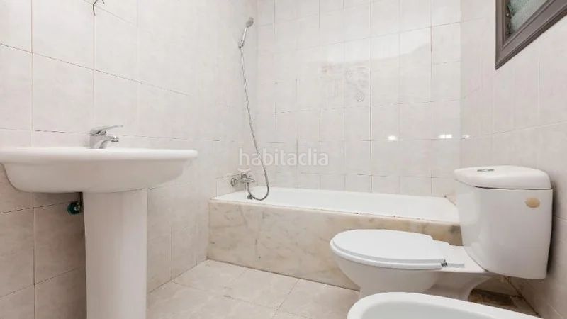 Foto b354a592-2841-4e22-85b5-041334afde30. Pis a Riera Cornellà de Llobregat