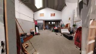 Nau industrial  Avinguda pau casals. L´hospitalet de llobregat (barcelona). "okupado" (no se puede vi