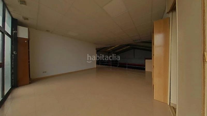 Foto d8b0831a-96cd-4b1d-8d3c-0035ba9a65a0. Industrial building in señorío de Illescas Illescas