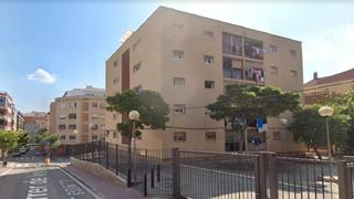 Pis  Carrer de l'eucaliptus. Esplugues de llobregat (barcelona). "okupado" (no se puede visit