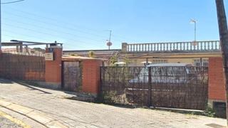 Casa  Carrer tallat. Gavà (barcelona). "okupado" (no se puede visitar ni hipotecar).