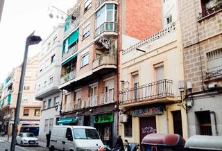 Piso  Carrer llobregat. Hospitalet de llobregat, l´ (barcelona). "okupado" (no se puede