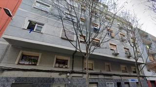 Piso  Carrer de les aigües del llobregat. Hospitalet de llobregat, l´ (barcelona). "okupado" (no se puede