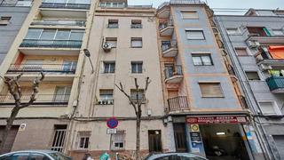 Appartement  Carrer dels pins. Hospitalet de llobregat, l´ (barcelona). "okupado" (no se puede