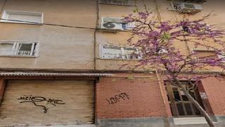 Pis  Carrer menorca. Hospitalet de llobregat, l´ (barcelona). "okupado" (no se puede