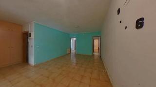 Appartement  Carrer vinaròs. Hospitalet de llobregat, l´ (barcelona). "okupado" (no se puede
