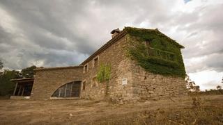 Chalet in Lluçà. Lluçà (barcelona). "okupado" (no se puede visitar ni hipotecar).